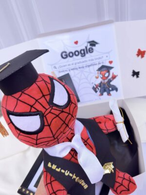 Spiderman graduado
